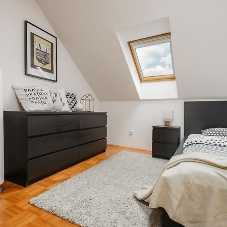 Roy 2 Bdr Apartment With Prague Castle View, Parking & Ac Exterior photo