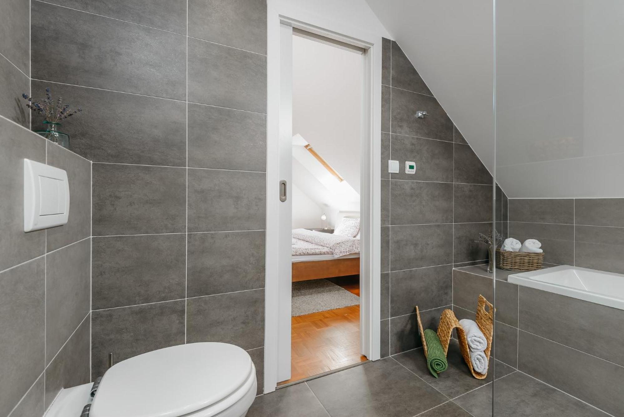 Roy 2 Bdr Apartment With Prague Castle View, Parking & Ac Exterior photo