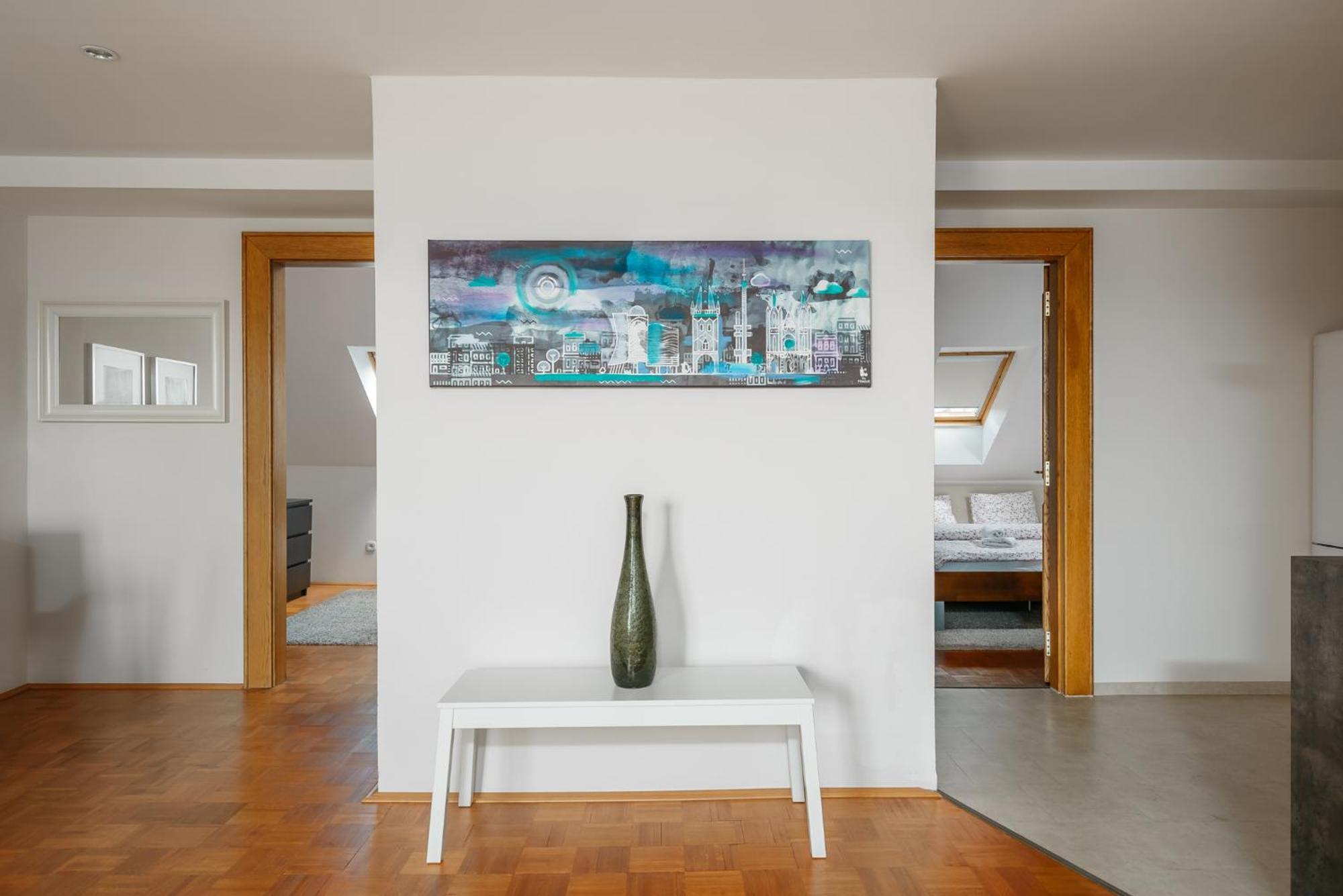 Roy 2 Bdr Apartment With Prague Castle View, Parking & Ac Exterior photo