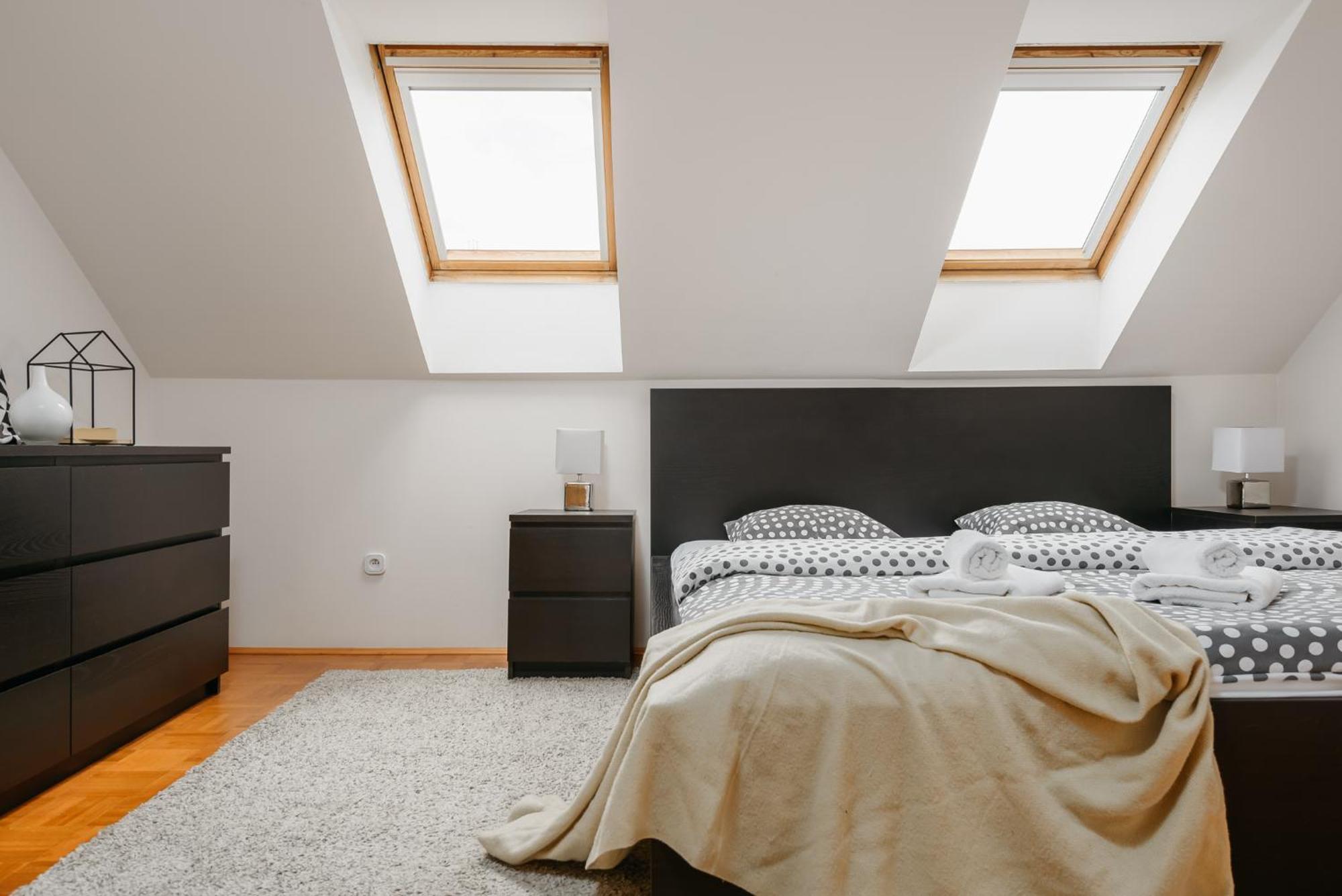 Roy 2 Bdr Apartment With Prague Castle View, Parking & Ac Exterior photo