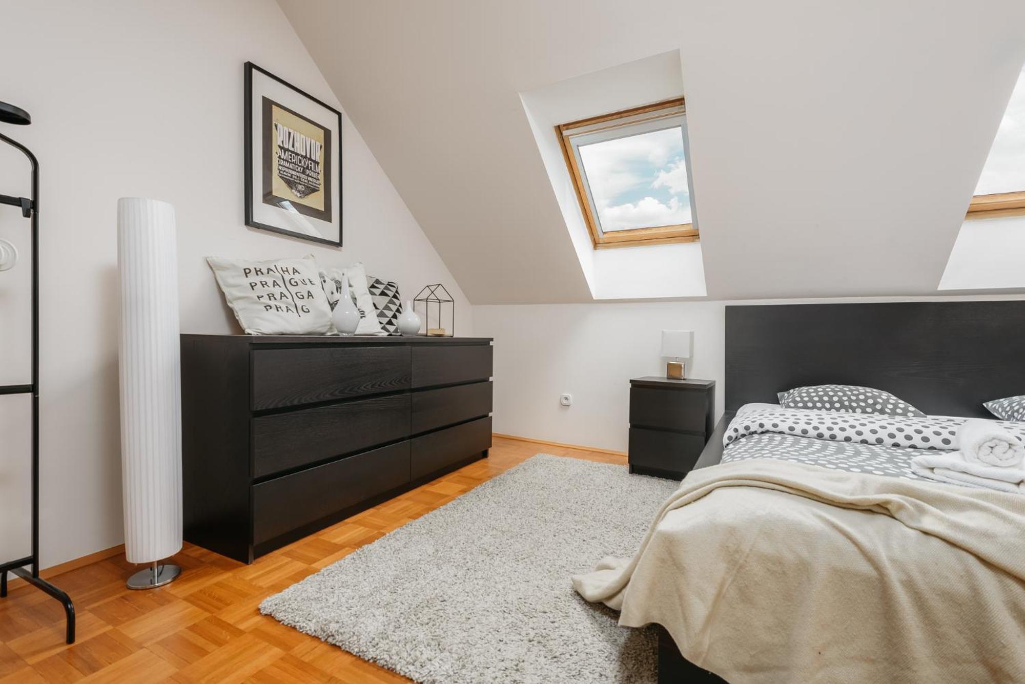 Roy 2 Bdr Apartment With Prague Castle View, Parking & Ac Exterior photo